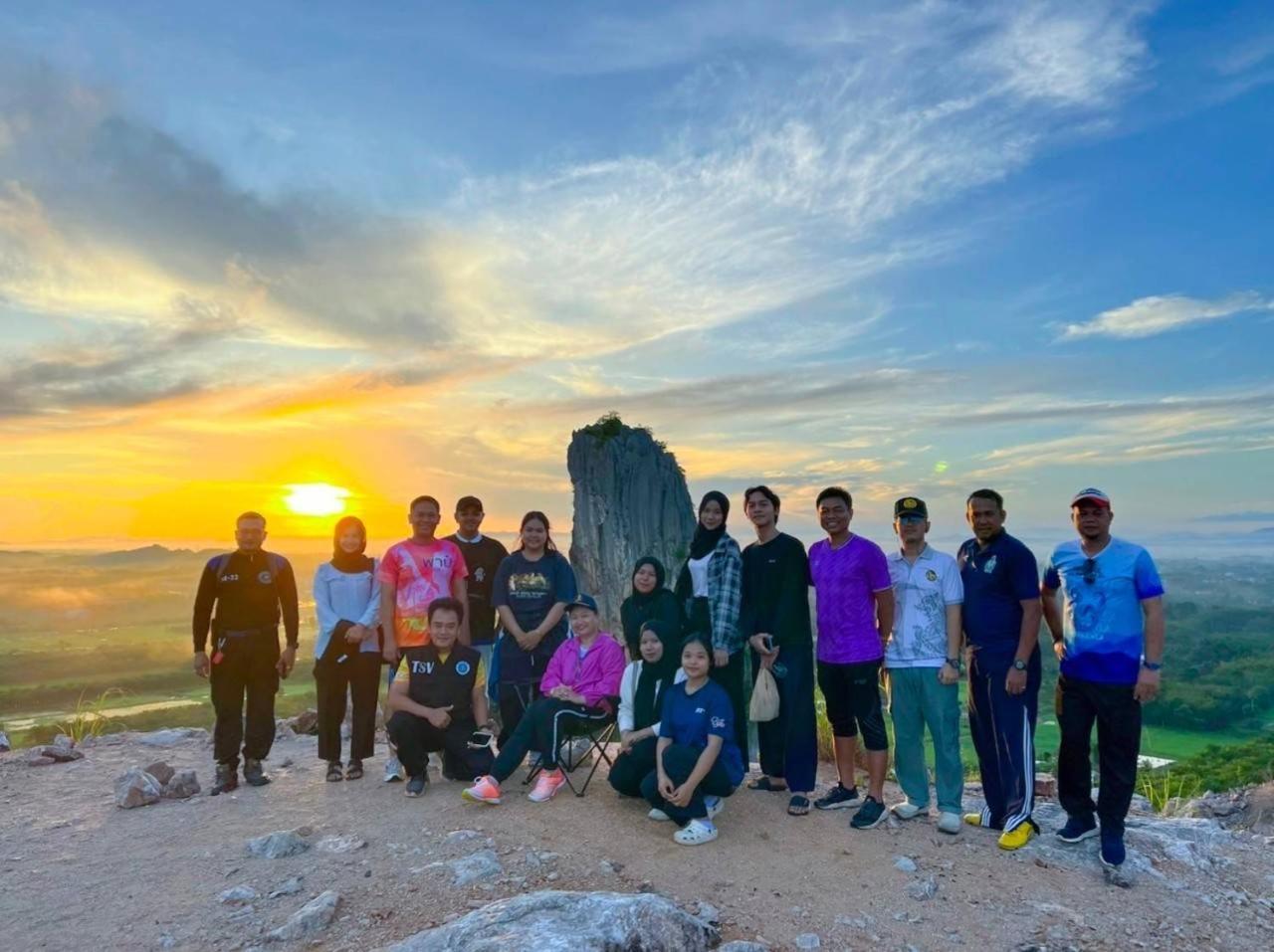 โฮมสเตย์บ้านนายสิงโตเขาคูหา Ban Khu Ha Nai Bagian luar foto
