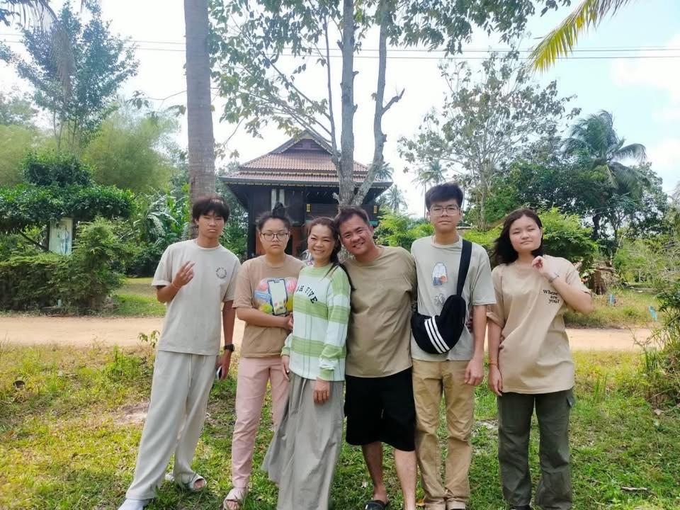 โฮมสเตย์บ้านนายสิงโตเขาคูหา Ban Khu Ha Nai Bagian luar foto