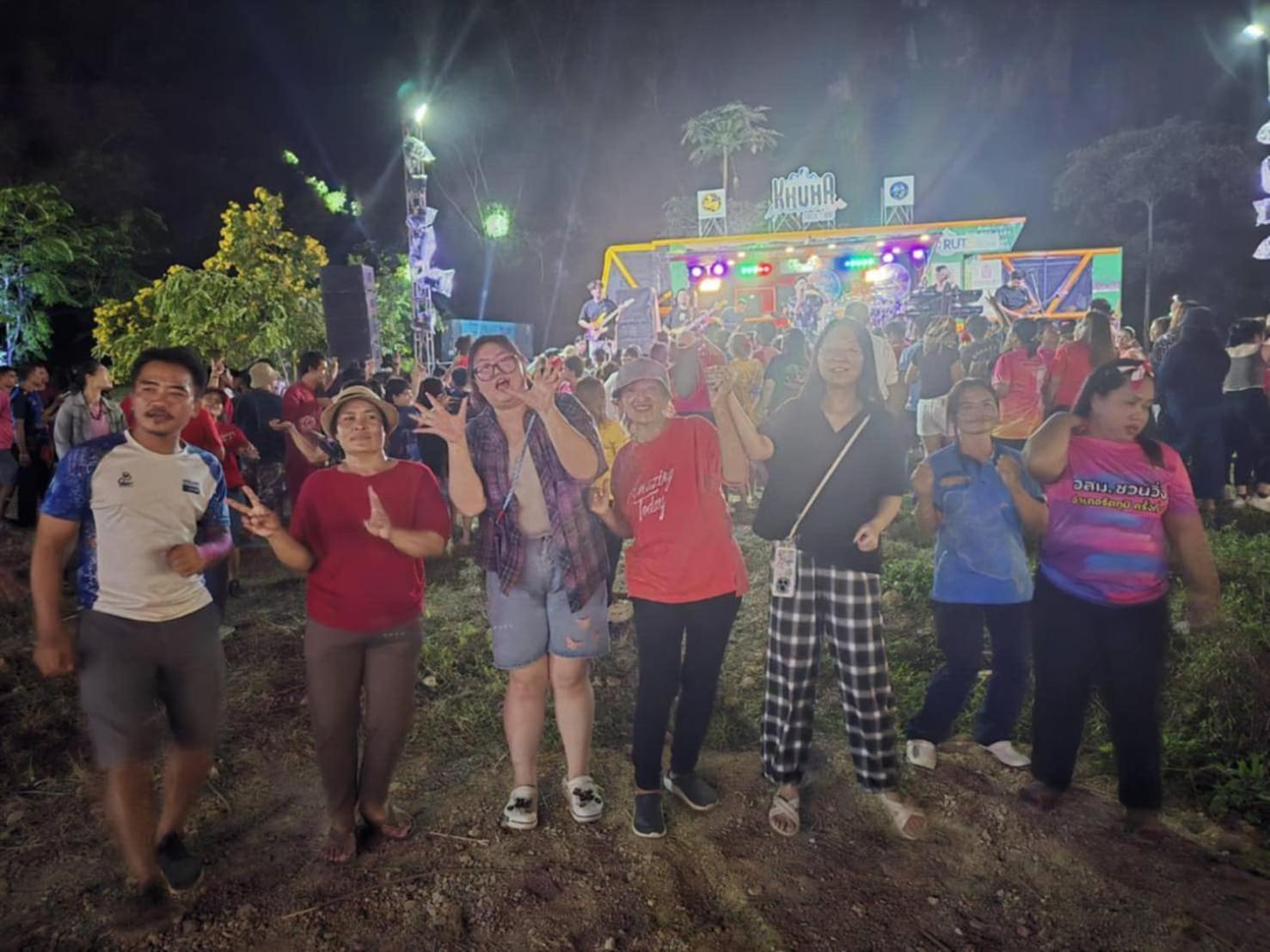 โฮมสเตย์บ้านนายสิงโตเขาคูหา Ban Khu Ha Nai Bagian luar foto