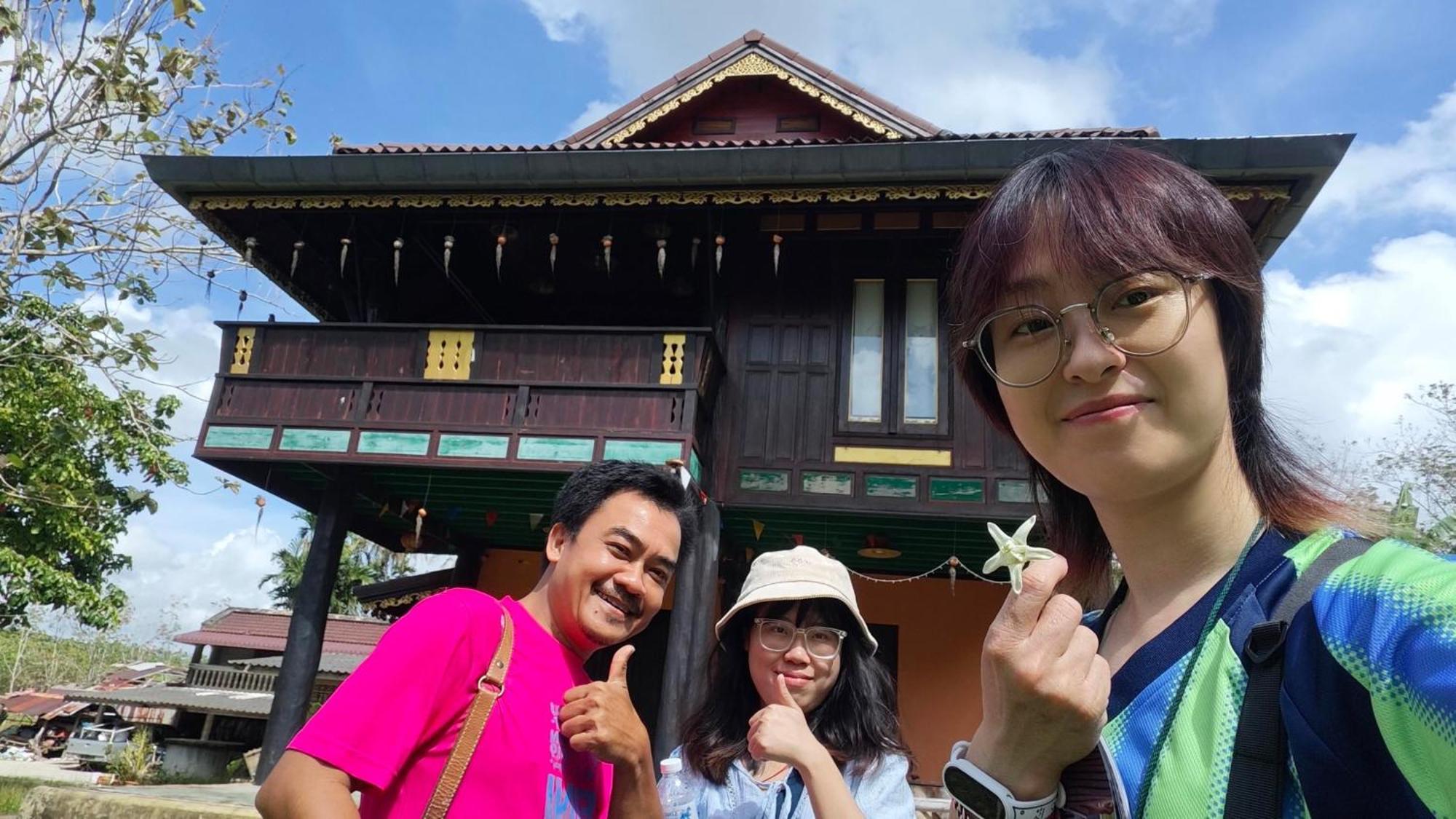 โฮมสเตย์บ้านนายสิงโตเขาคูหา Ban Khu Ha Nai Bagian luar foto