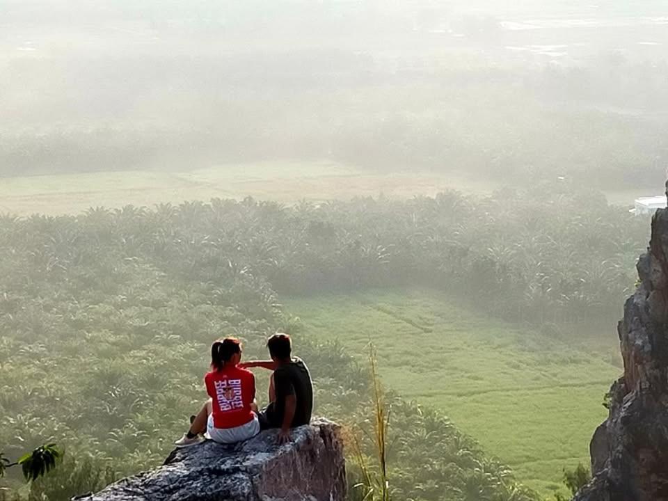 โฮมสเตย์บ้านนายสิงโตเขาคูหา Ban Khu Ha Nai Bagian luar foto