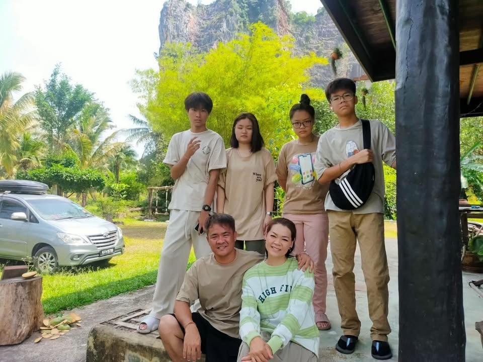 โฮมสเตย์บ้านนายสิงโตเขาคูหา Ban Khu Ha Nai Bagian luar foto
